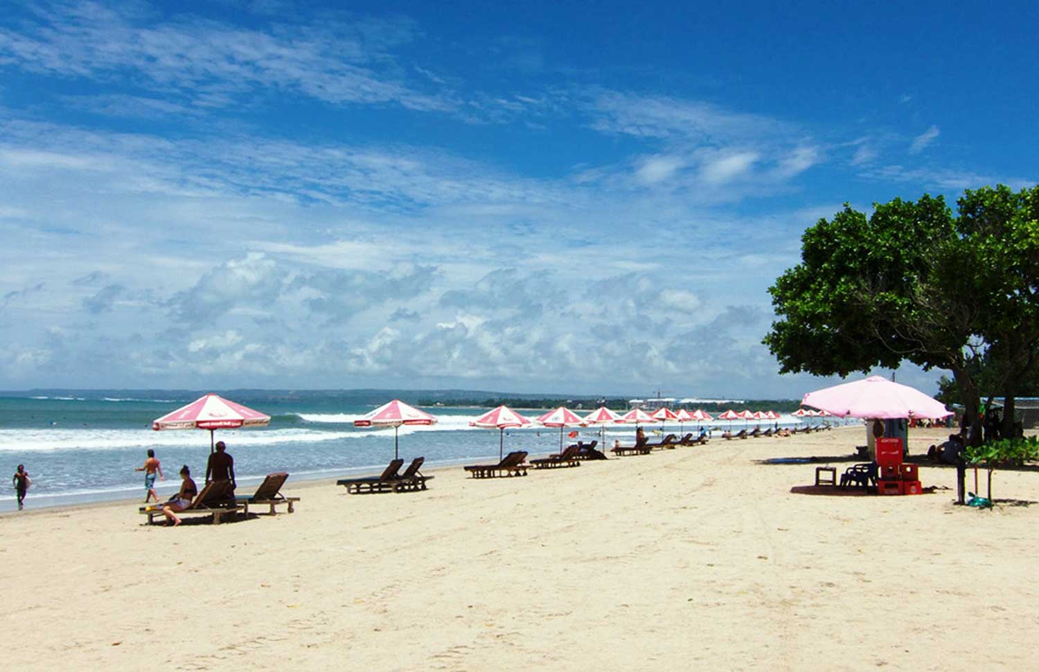 tempat wisata di Bali - Pantai Kuta